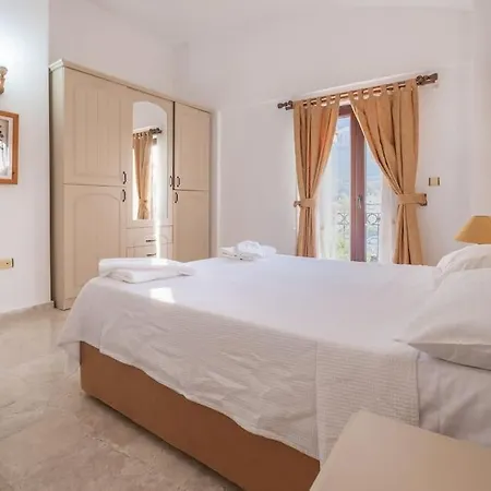 Oludeniz'de Genis Bahceli Villa-awz204
