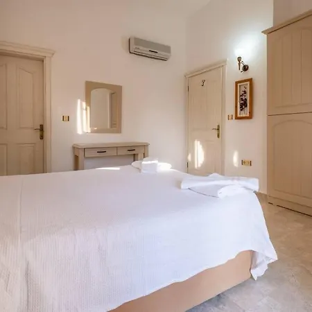Oludeniz'de Genis Bahceli Villa-awz204