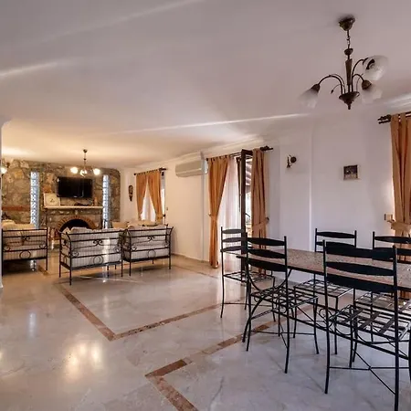 Villa Oludeniz'de Genis Bahceli Villa-awz204
