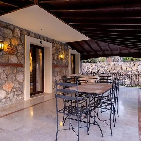 Villa Oludeniz'de Genis Bahceli Villa-awz204