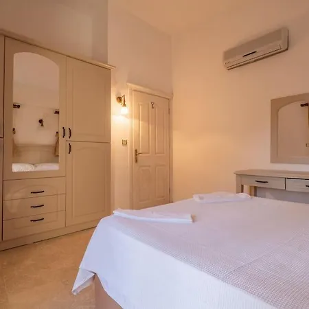 Oludeniz'de Genis Bahceli Villa-awz204 Villa Fethiye