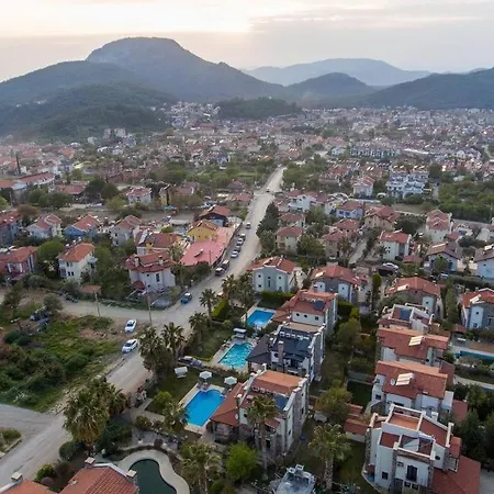 Oludeniz'de Genis Bahceli Villa-awz204 Fethiye