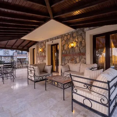 Villa Oludeniz'de Genis Bahceli Villa-awz204 Fethiye