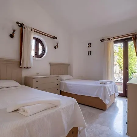 Oludeniz'de Genis Bahceli Villa-awz204 * Fethiye