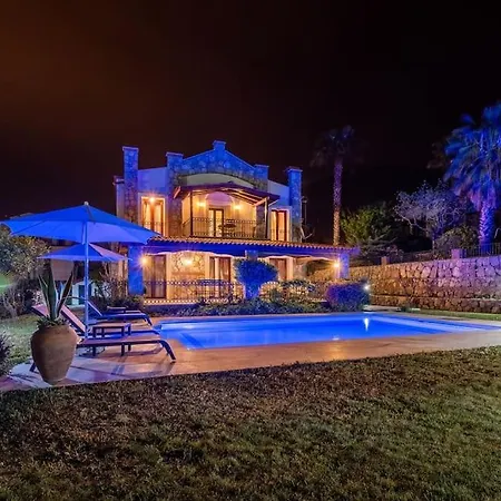 Oludeniz'de Genis Bahceli Villa-awz204 Fethiye