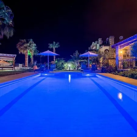 Oludeniz'de Genis Bahceli Villa-awz204 Fethiye